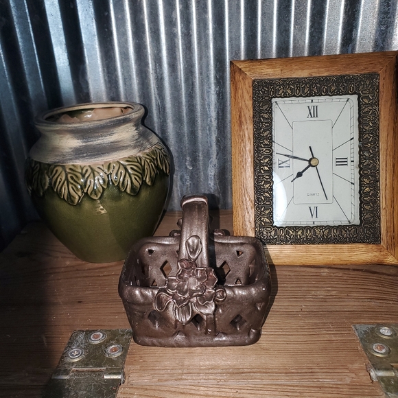 Vintage Hosely Jardiniere pottery Group. - Picture 2 of 15